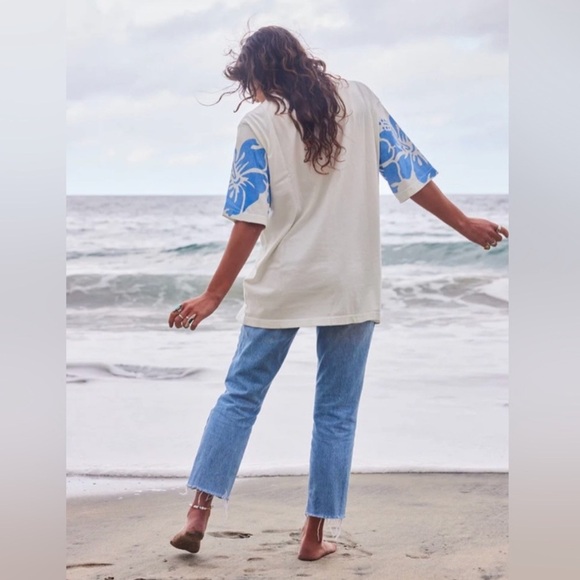 Free People The Bureau Hibiscus Oversized Tee Blue - Picture 5 of 9
